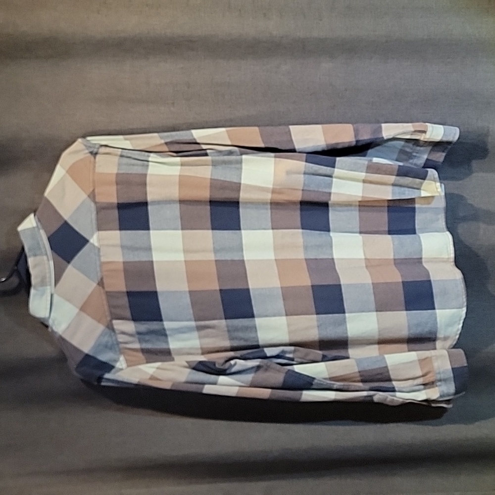 Van's button-up - Picture 2 of 3